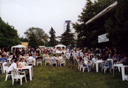 festaparco1.jpg (26904 byte)