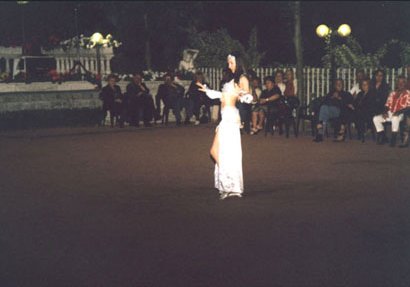 danzaventre4.jpg (17323 byte)