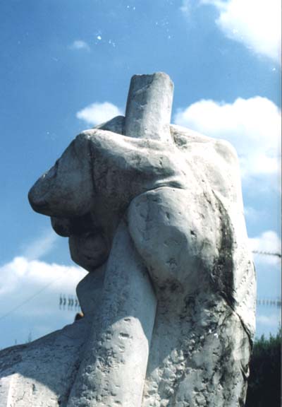 monumentoinvaldicalcinato.jpg (29803 byte)