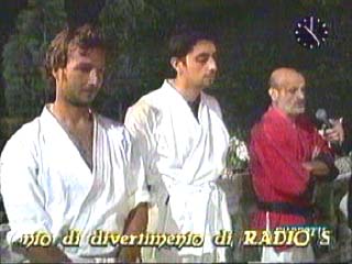 jujitsu1.jpg (20567 byte)