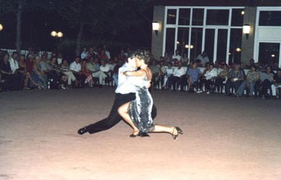 magicdance4.jpg (22365 byte)