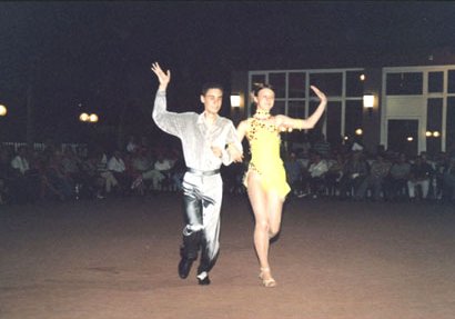 magicdance6.jpg (19572 byte)