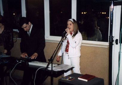 sara1.jpg (28196 byte)