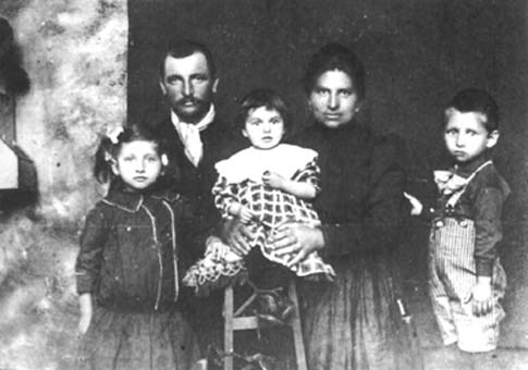 The prophetess Pierina Gilli as a child