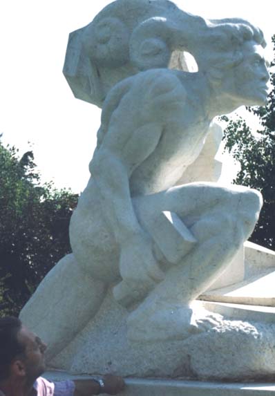 ginoghioni9.jpg (29793 byte)