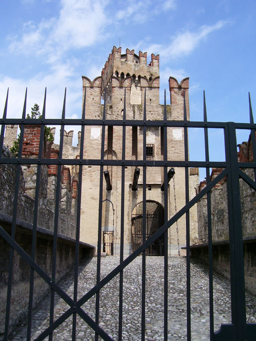castello_sirmione_garda_lake
