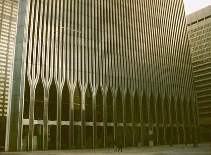 twintowers3.jpg (32374 byte)